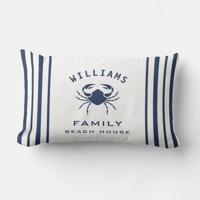 Fancy Navy Blue White Familienaam Beach House Crab Kussen (Voorkant)
