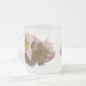 Fancy Roze Daylileuven Matglas Koffiemok (Voorkant links)