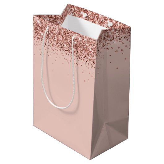 Fancy script roze glitter Happy 15th Birthday Medium Cadeauzakje (Achterkant Gekanteld)