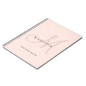 Fancy Stijlvol Blush Pink Monogram Script Notitieboek (Linkerzijde)