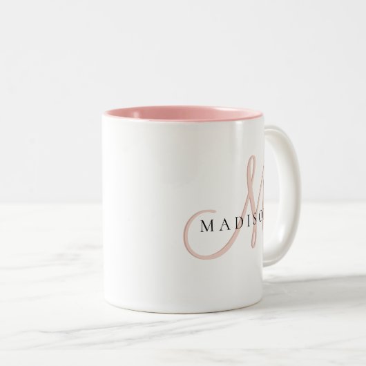 Fancy Stijlvol Blush Pink Shadow Monogram Script Tweekleurige Koffiemok (Voorkant rechts)