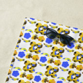 Fancy vormen met gele blauwe illustratie strandlaken (In situ)