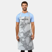 Fancy wit marmer schort voor het kookproces (Gedragen)