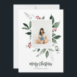 Fanische foto van Merry KerstWinter Berry Feestdagenkaart<br><div class="desc">Elegant winterbes botanisch,  multifotoreistekaart. Vrolijk kerstfeest in elegant script. Kaartkenmerken,  elegante waterverf-lijsten van rode winterbessen en botanische groen met coördinatie van de ondersteuning van zachte kleuren. Enige foto op voorzijde en twee foto's op achterzijde.</div>