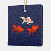Fantail Goldfish op Seigaiha Wave Pattern Japans Keramisch Ornament (Links)