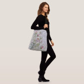 Fantasienaam voor de waterverf crossbody tas (Op model)