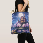 Fantasiestad en kasteel tote bag (Dichtbij)