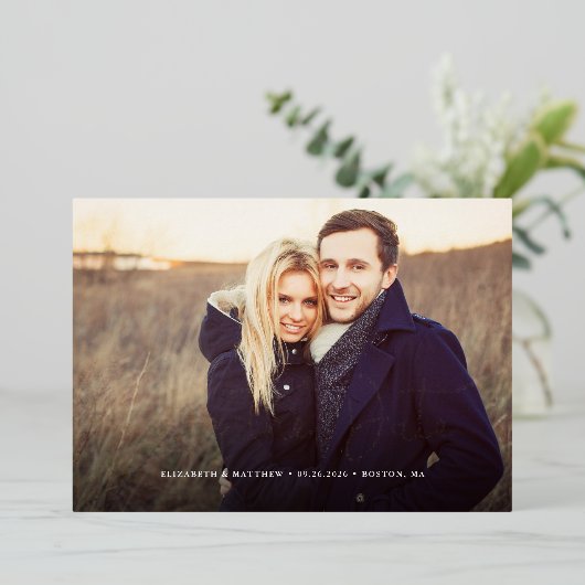 Fantasievol Schrift Foto Bruiloft Bewaar de Datum Folie Uitnodiging (Staand Voorkant)