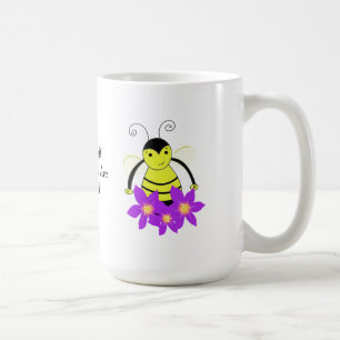 Fantasievolle drukke bij met bloemen koffiemok