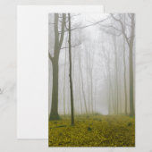 Fantastisch bos met mist en gele bladeren briefpapier (Voorkant / Achterkant)