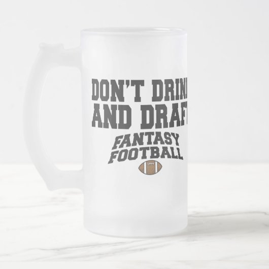 Fantastisch Football - Niet Drinken en ontwerpen Matglas Bierpul (Links)