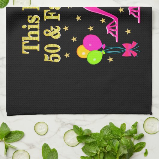 FANTASTISCH SCHOENENKONINGINNEONTWERP UIT DE 50E M THEEDOEK (Gevouwen)