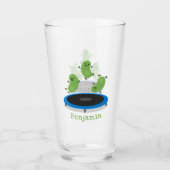 Fantastische groene bonen op trampoline-cartoon glas (Voorkant)