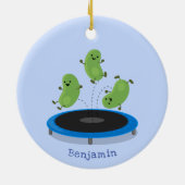 Fantastische groene bonen op trampoline-cartoon keramisch ornament (Achterkant)