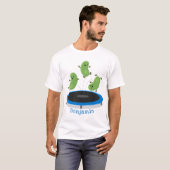 Fantastische groene bonen op trampoline-cartoon t-shirt (Voorkant volledig)