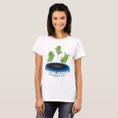Fantastische groene bonen op trampoline-cartoon t-shirt (Voorkant volledig)