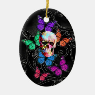 Fantastische schedel en gekleurde vlinders keramisch ornament