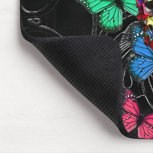 Fantastische schedel en gekleurde vlinders muismat (Hoek)