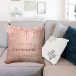 Fantastische verjaardag roos gouden roze druppels kussen<br><div class="desc">Een trendy en glamoureus 50e (of elke leeftijd) verjaardagscadeau. Een girly roos goudkleurige achtergrond versierd met roos goud en roze druppels, verfdruppelende look. Met de tekst: 50 en fantastisch. Personaliseer en voeg een naam en datum toe. Donker roos goudkleurige tekst. De naam is geschreven met een modern handgeschreven stijlschrift met...</div>