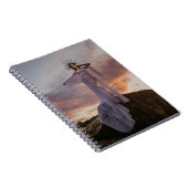 fantastische vrouwen die op een rockspiraal staan notitieboek (Rechterzijde)