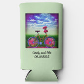 Fantasy Bicycle met roze bloemen op Mint Green Seltzer Blikjeskoeler (Voorkant)