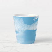Fantasy Blauw en Witte Winter Rivier Latte Mok (Voorkant)