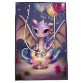 Fantasy Cute Kawaii baby dragon Medium Cadeauzakje (Voorkant)
