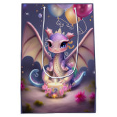 Fantasy Cute Kawaii baby dragon Medium Cadeauzakje (Achterkant)