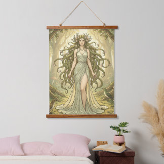 Fantasy dame in een betoverd bos hangend wandkleed