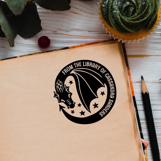 Fantasy Draak Tussen Sterren Uit de Bibliotheek va Zelfinktende Stempel