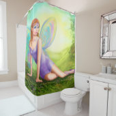 Fantasy fairy butterfly zit op gras in hout. douchegordijn (In situ)