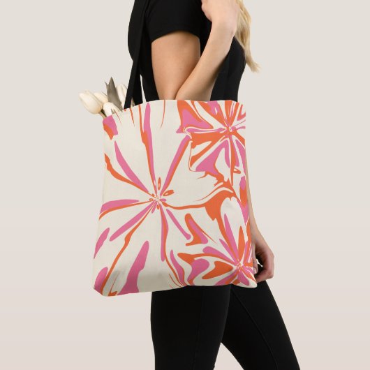 Fantasy Floral - Roze, Oranje en crème Tote Bag (Dichtbij)
