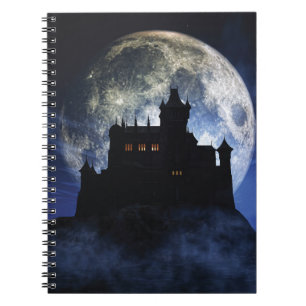 Fantasy kasteel in de nacht notitieboek