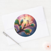 Fantasy-macro fotografie van een klein bosnimfje ronde sticker (Envelop)