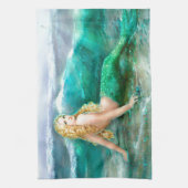 Fantasy Mermaid op de kust van het Aqua Blue Zee Theedoek (Verticaal)