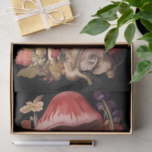 Fantasy Mushrooms and Flowers on Black Background Tissuepapier (Geschenk)