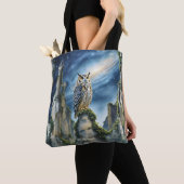 Fantasy Schattigee uil oude ruïnes Tote Bag (Dichtbij)