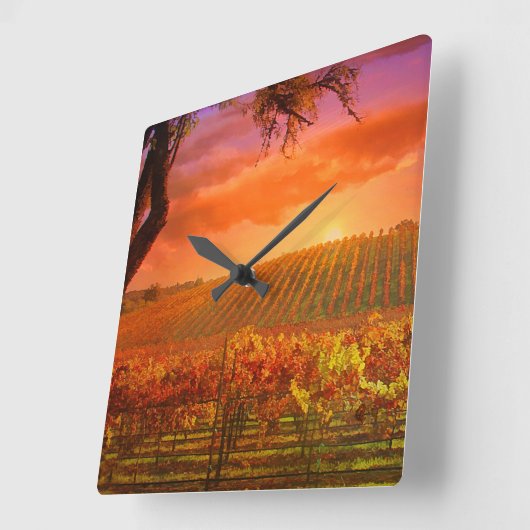 Fantasy Vineyard Clock Vierkante Klok (Hoek)