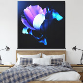 Farbig Strahlende Blüten in Dunkelheit Canvas Afdruk (Insitu (Slaapkamer))