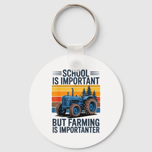 Farm Shirt But Farming Is Imrtanter Farmer Tractor Sleutelhanger (Voorkant)