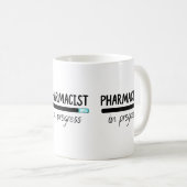 Farmaceuticus bezig met T-Shirt Koffiemok (Voorkant rechts)