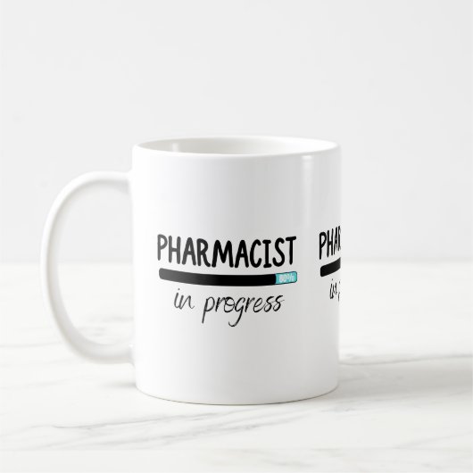 Farmaceuticus bezig met T-Shirt Koffiemok (Links)