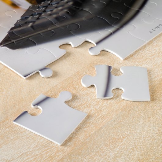 Farmaceutisch apotheker met pil flessen op compute legpuzzel (Zijkant)