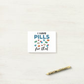 Farmaceutische farmaceutische techniek waarvoor ik post-it® notes (Op bureau)