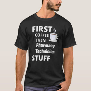 Farmaceutische technicus eerst koffie en daarna we t-shirt