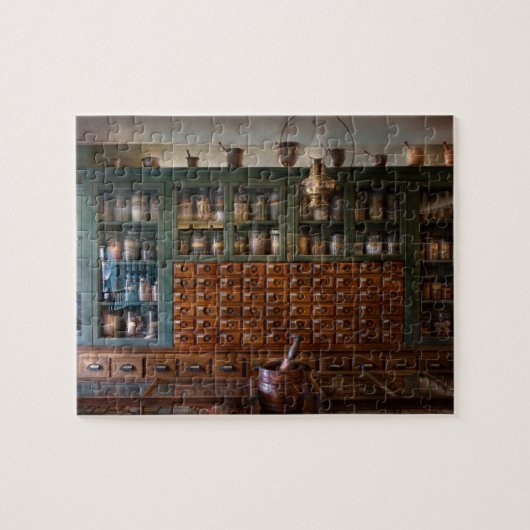 Farmacie - rechts achter de toonbank legpuzzel (Horizontaal)