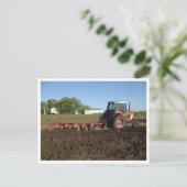 Farmer Plowing in the Midwest Farm. Briefkaart (Staand voorkant)