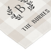 Farmhouse Beige Buffalo Check Family Monogram Korte Tafelloper (Hoek)