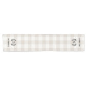 Farmhouse Beige Buffalo Check Family Monogram Korte Tafelloper (Horizontaal)
