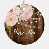 Farmhouse Wood Floral Aangepaste verpleegster Keep Keramisch Ornament (Achterkant)